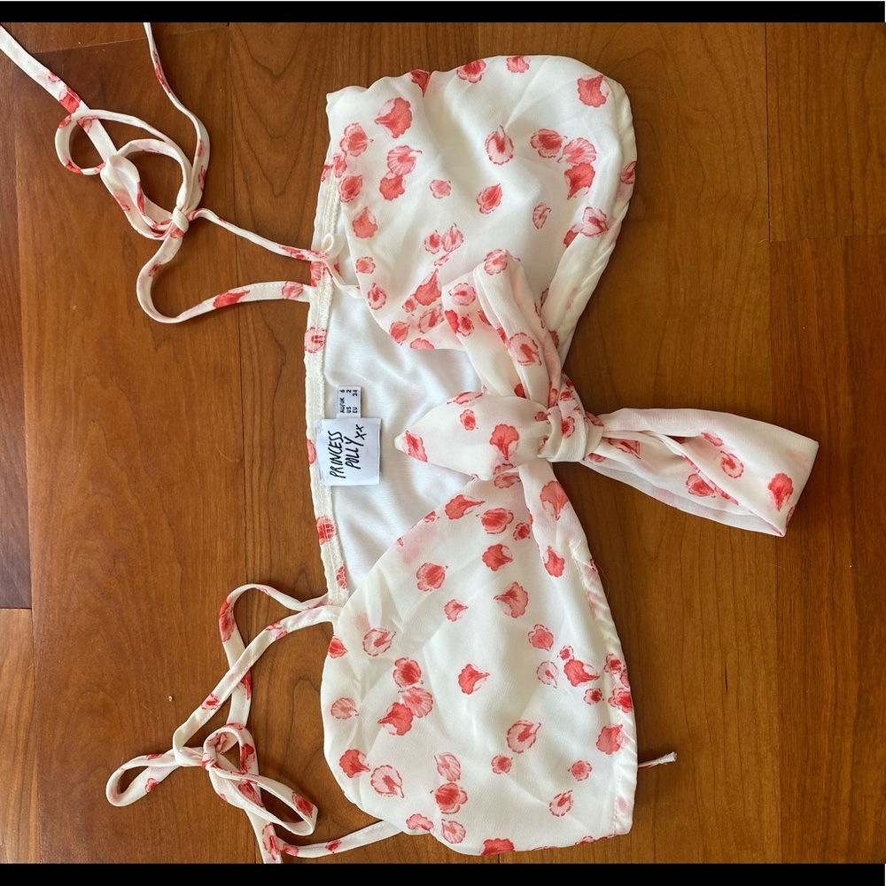 Such a cute crop crop top! Perfect for going out